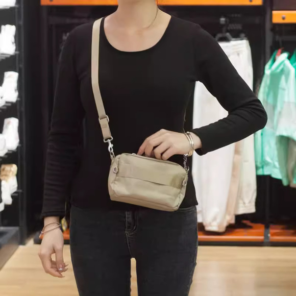 Nike NSW Futura Luxe Womens Crossbody Bag Sports Casual Beige New CW9304 250 - Picture 1 of 3